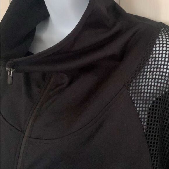 FABLETICS x Demi lovato Black bella midi  Mesh Sleeve full zip  jacket - Picture 12 of 13